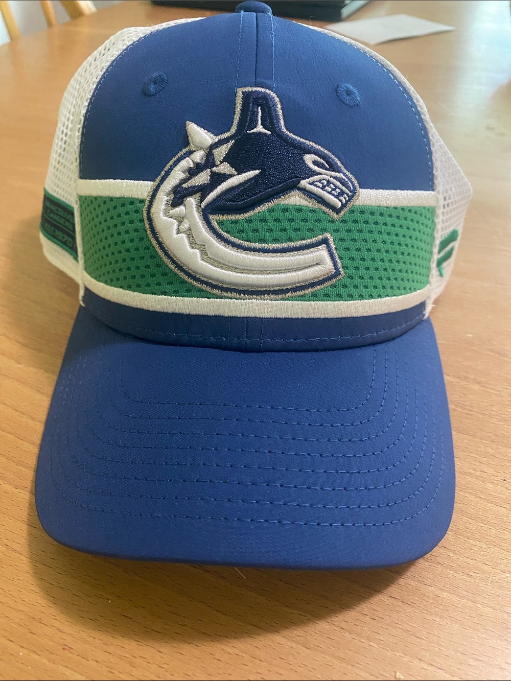 NHL Vancouver Canucks Trucker Hat  Logo Pro Fanatics adjustable